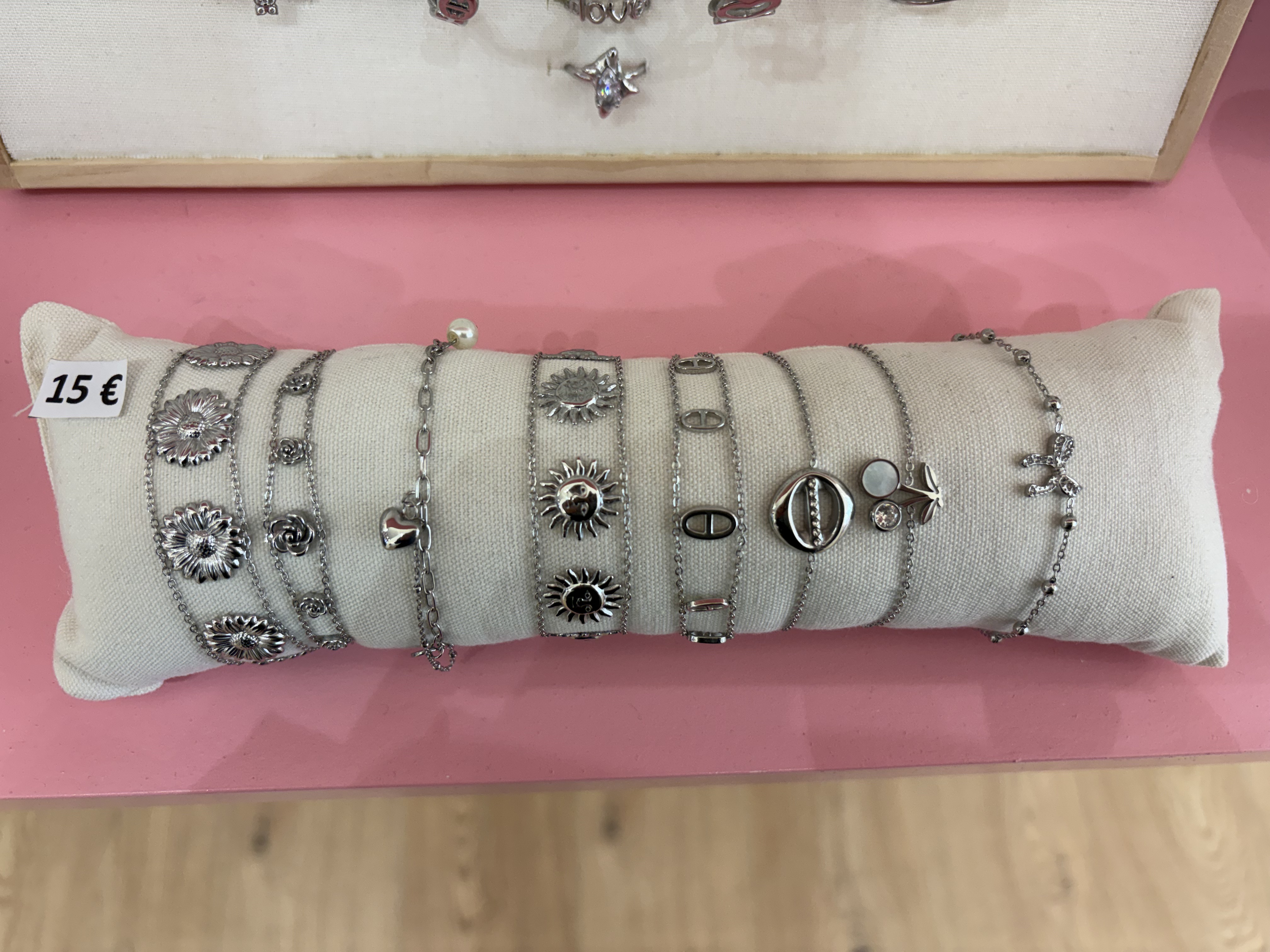 Bracelets argentés soleil et cerise