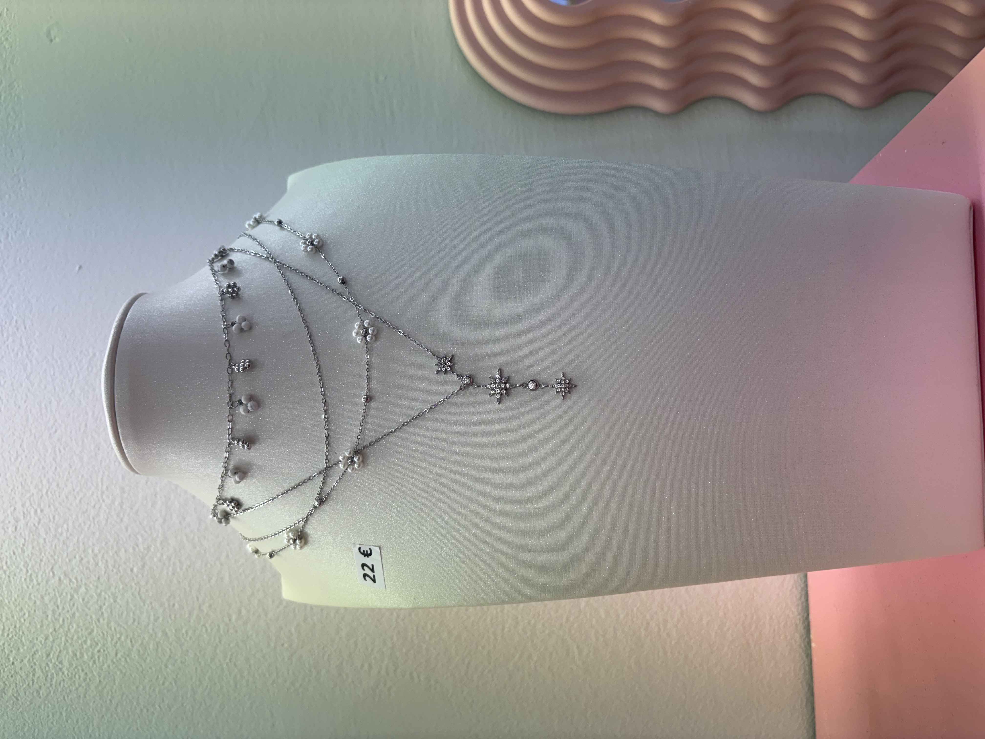 Collier argenté multirangs étoiles et perles